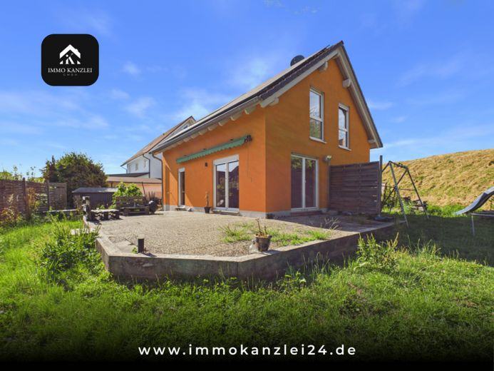 Energieeffizientes Einfamilienhaus in Willstätt – mit privater Lage, großem Garten! – Foto 1