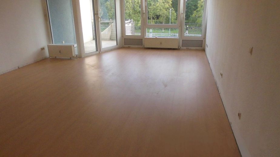 Richtung Balkon ins Grüne