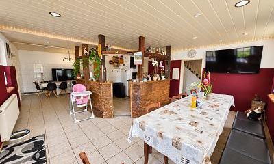 VIEL PLATZ FÜR FAMILIE UND ARBEIT – 1788682001_01dab09.jpg