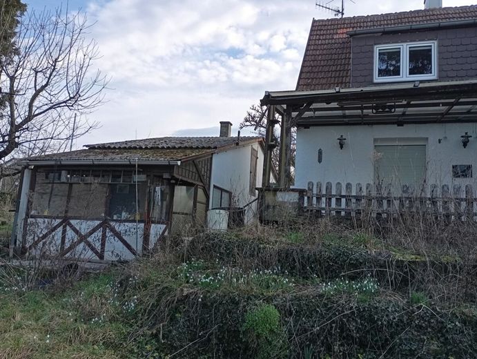 HEIMWERKER- oder Handwerker- HAUS mit Nebenhaus und großem Garten - Zentral in Bretten – Gartenansicht
