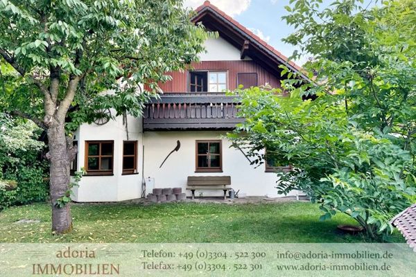 * Komfortables Landleben in Großstadtnähe * Großzügiges Einfamilienhaus in Feldrandlage *
