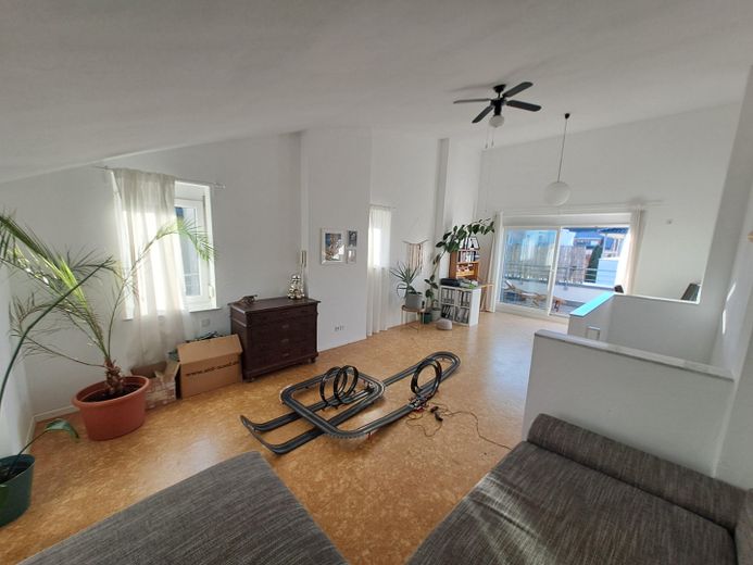 Lichtdurchflutete Galerie