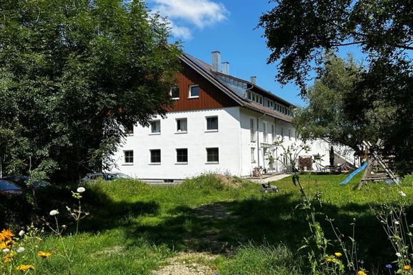 Kaufbeuren'de geliştirme arazisi proje potansiyeline sahip 9 aileli bina satılık