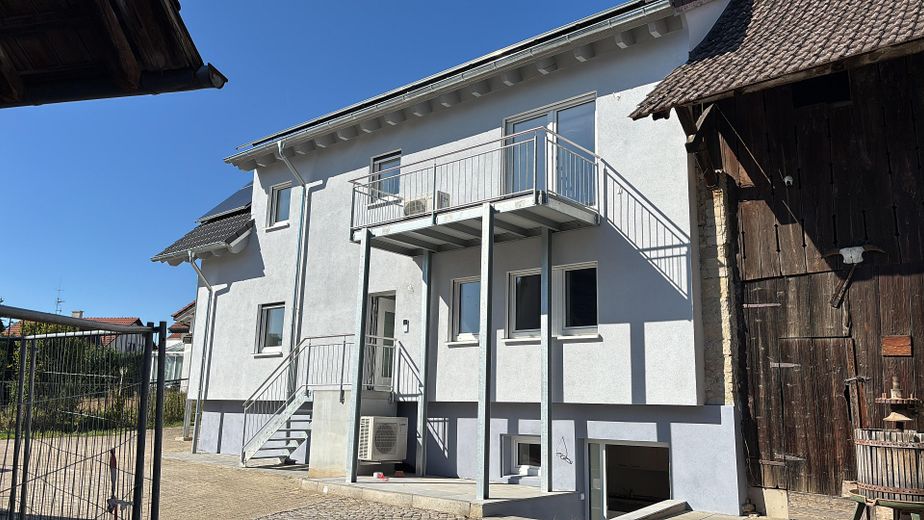 Appartement exceptionnel de 2 pièces « duplex/sous-sol » dans une maison KfW 55 fraîchement rénovée – Photo 1