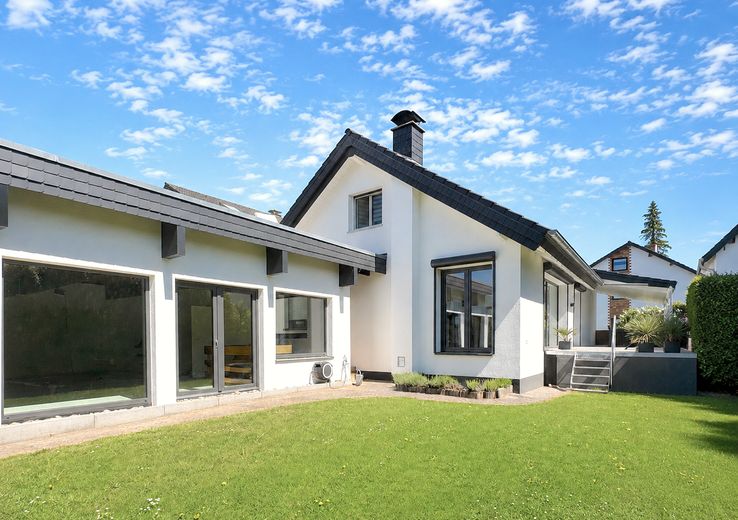 Eklentili, şömineli, bahçeli ve teraslı modern müstakil ev - 260 m²'ye kadar yaşam alanı – Ansicht Garten