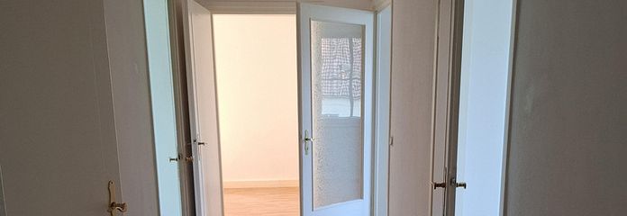 Blick Treppenhaus in Wg.-Flur