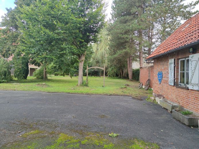 Sin intermediarios: finca con entramado de madera de alrededor de 1720 – aprox. 1.030 m² de superficie habitable/útil, salón, taller, edificio anexo – Hof- und Stellflächen