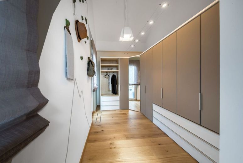 SMARTES EINFAMILIENHAUS MIT VIEL LIEBE ZUM DETAIL – Ansicht Ankleide