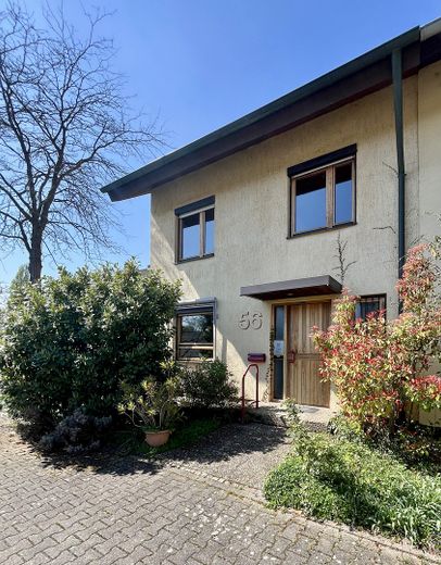 Spacious end-of-terrace house in Mannheim-Wallstadt – Photo 2