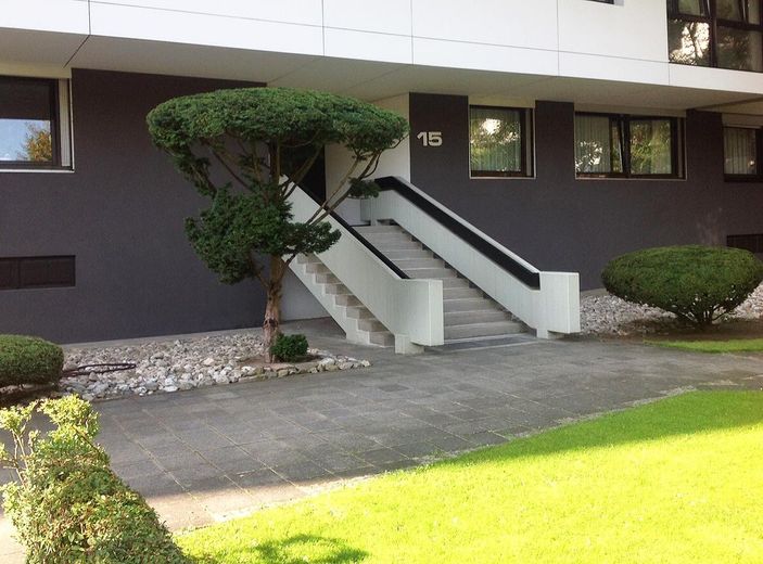 Traum Lage direkt am Stadtpark, frisch renoviert, sehr hell und modern mit Küche und Keller – Foto 4