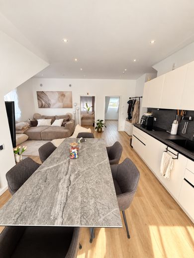 Modern 2-kamerappartement op de bovenste verdieping (A+) met parkeerplaats in de ondergrondse garage – zonder makelaarscourtage – Wohnen Essen Kochen