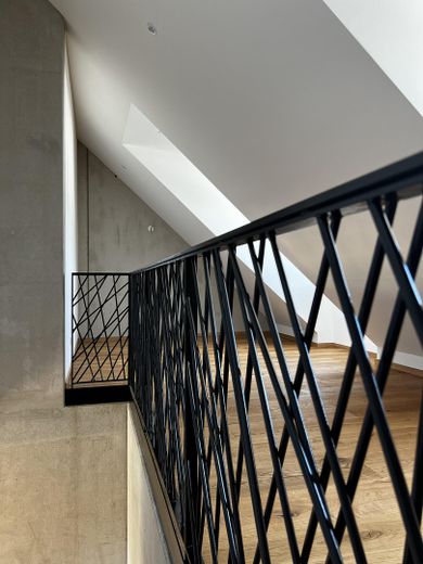 Neuwertiges 4-Zimmer-Penthouse mit Dachterrasse, Aufzug & Deckenkühlung in best Lage – Foto 7