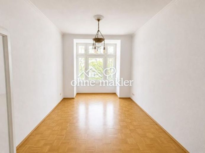شقة قديمة البناء من 5 غرف مع حديقة خاصة في Ostviertel – Foto 1