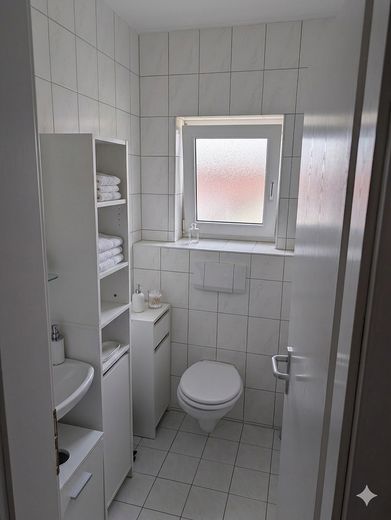 separates WC