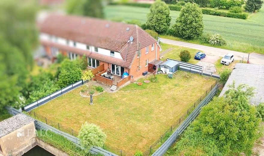 ***Reihenendhaus mit viel Platz und großem Garten in ruhiger Wohnlage*** – Luftbild
