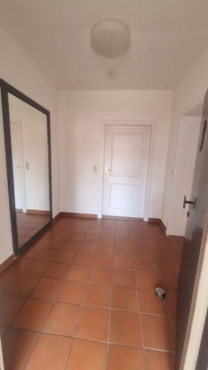 Sehr schöne, ruhige Wohnung in Top-Lage – Wohnungseingang