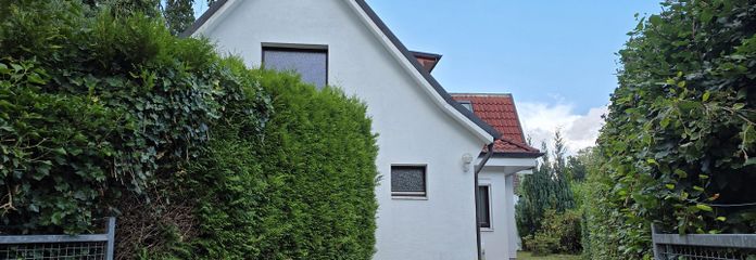 منزل عائلي مع حديقة كبيرة في موقع ممتاز – Haus Einfahrt