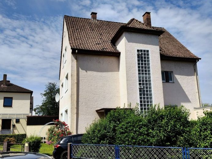 Zentrumnahes Mehrfamilienhaus mit Gartenidylle und sonniger Terrasse in Holzminden – Foto 1