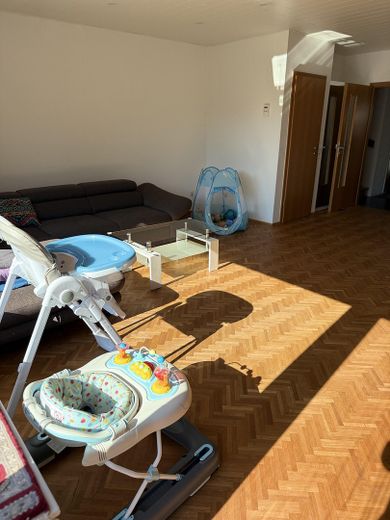 Schönes Haus mit Garten in Ratingen und Garage – Wohnzimmer