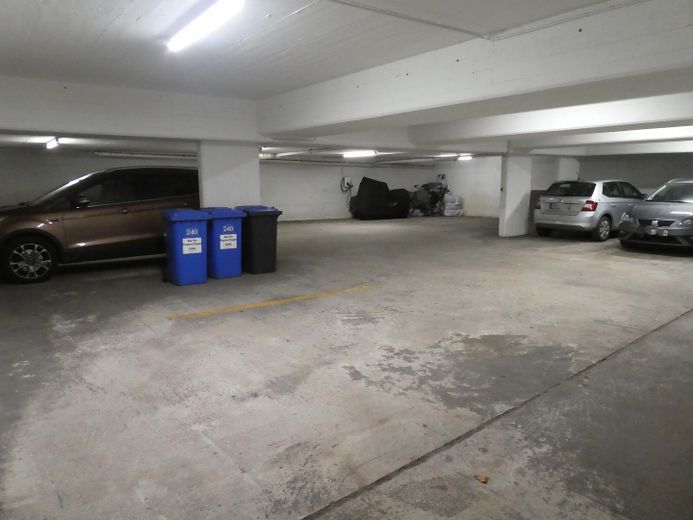 barrierefreie Wohnung mit eigenem Garten von privat, Preis VB – Tiefgarage 