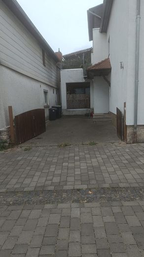 Appartement met binnenplaats en parkeerplaats – Foto 10