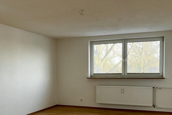 Abitare senza barriere al Klenzepark: 40m², nuova cucina componibile, garage, ascensore e cantina