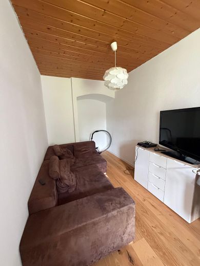 CHARMANTE & NEU RENOVIERTE WOHNUNG IN ALTEM KLOSTER // Kempten – Wohnzimmer