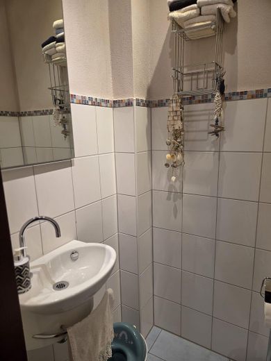 gepflegte 3,5 Zimmer Wohnung in der Aplerbecker Mark – Gäste-WC