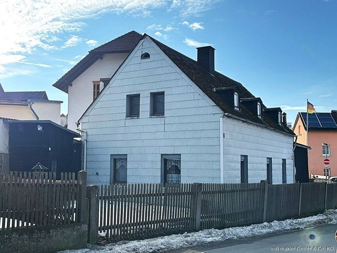 Charmantes Einfamilienhaus mit Garten in Hof. – VUB0002221-3