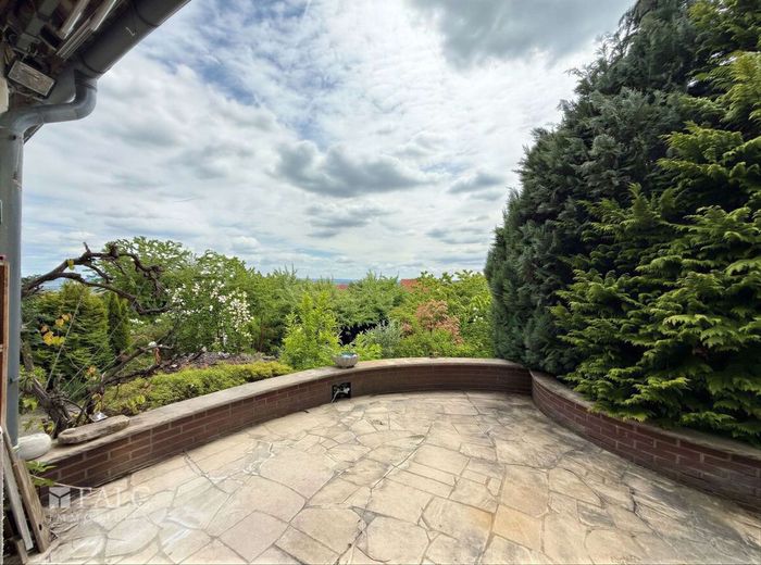 RESERVIERT***Settmarshausen - Ein- bis Zweifamilienhaus mit großem Garten und Doppelgarage*** – Terrasse
