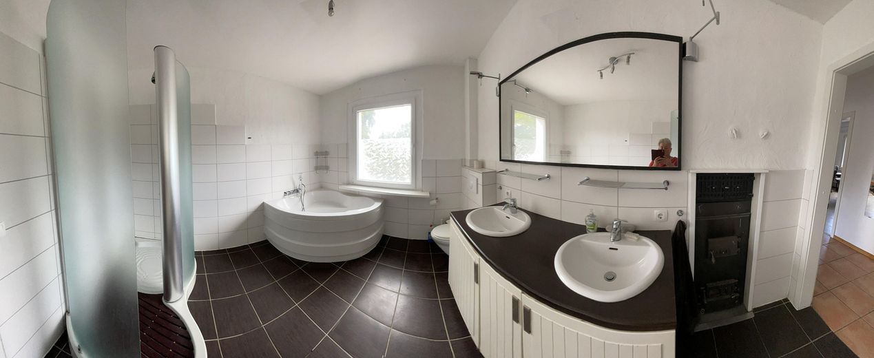 EG Bad (früher Küche)