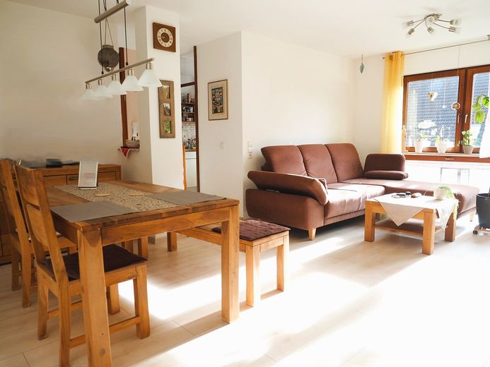 Provisionsfreie, helle 3 ½ Zimmer-Wohnung im 2. OG mit Balkon in Kirchheim / Teck – Foto 2