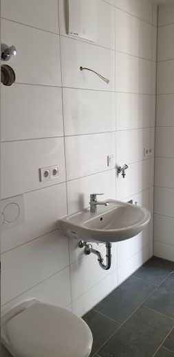 Mieszkanie 2-pokojowe w Kemnath od października, KfW 55 – Badezimmer