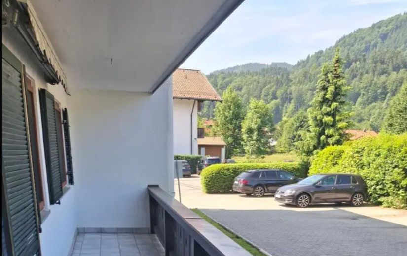 Appartamento di 2 locali al piano rialzato con piccola vista sulle montagne e ampio balcone - SENZA PROVVIGIONE – Foto 1