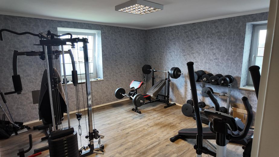 Exklusives Wohnen am Schloß-Miel – Fitness-Studio