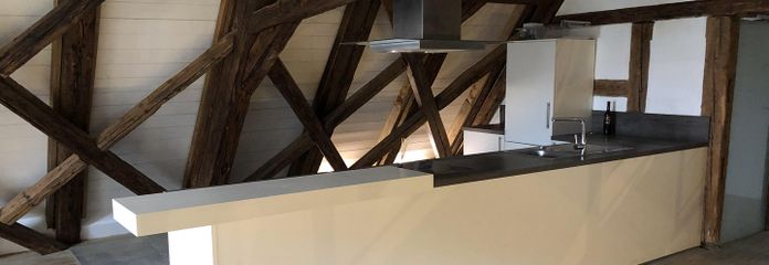 Edificio storico completamente ristrutturato nel centro di Hallstadt – Küche 1.OG