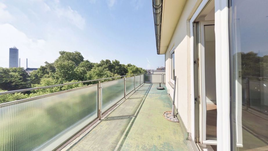 Ruhiges Büro mit 2 Zimmern, Küche, Bad und Dachterrasse am Schwanenspiegel – Terrasse