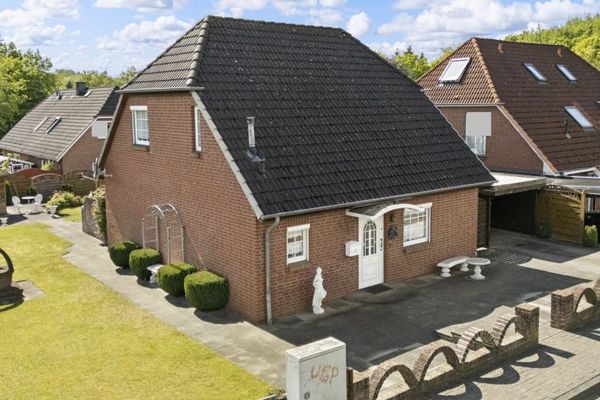 Familienfreundliches Eigenheim auf großzügigem Eckgrundstück