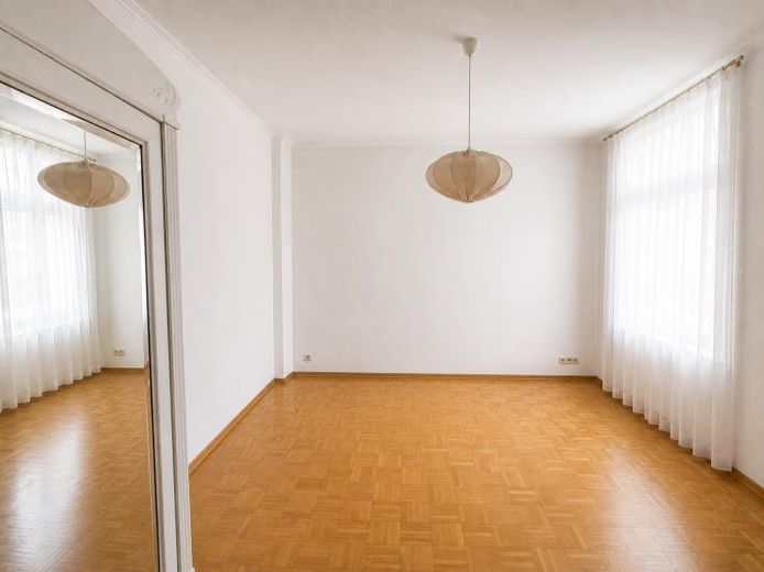 5-кімнатна квартира в старому будинку з власним садом у Ostviertel – Foto 5
