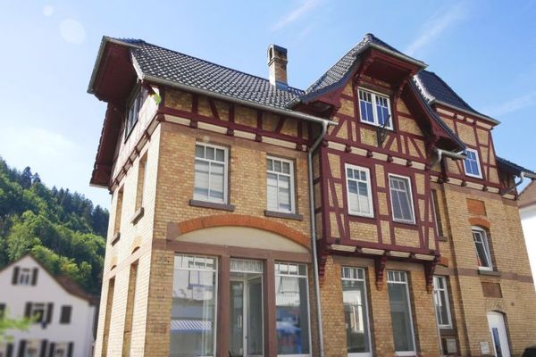 Attraktives Wohn- u. Geschäftshaus in Schramberg-City zu verkaufen!