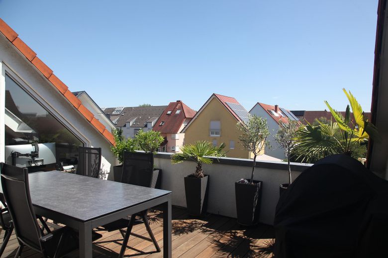 Wohntraum in Schwetzingen-Schälzig: lichtdurchflutet und klimatisiert – Dachterrasse