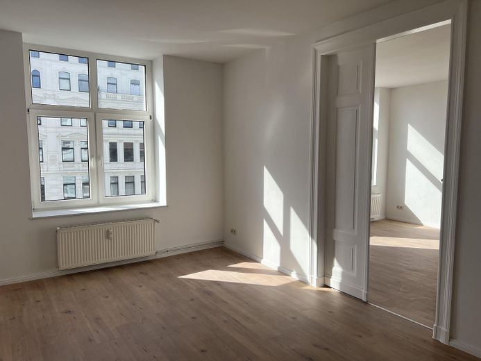 3-Zimmer-Whg, frisch modernisiert, Dusch-Wannenbad, Gäste WC, große Küche – Zimmer 2 1
