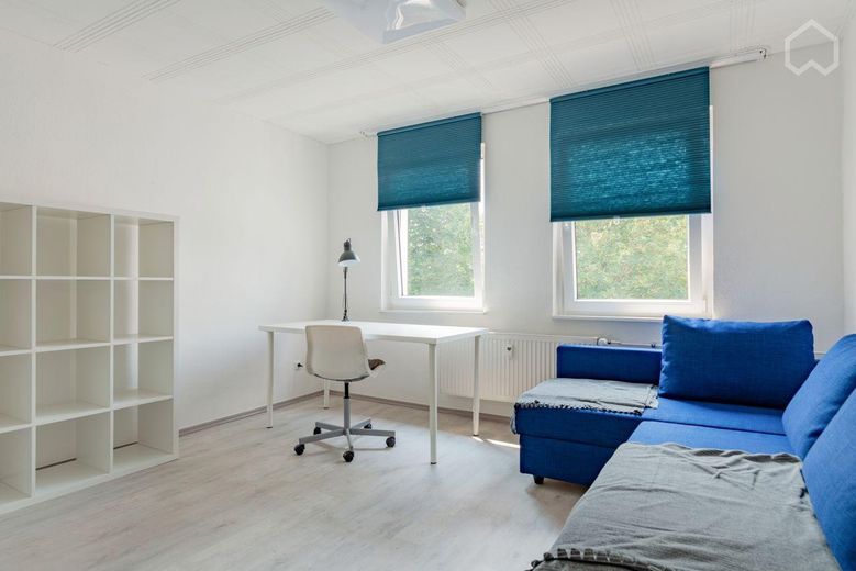 Libero e arredato: luminoso appartamento di 2 locali con balcone a Essen-Ostviertel (senza provvigione) – Arbeitszimmer