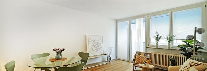 Wohnzimmer mit Loggiazugang