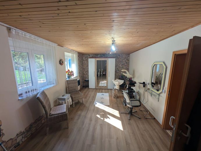 Friseur und Hobbyzimmer