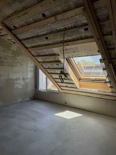 Architekten-Maisonette-Wohnung mit 2 Balkonen: Erstbezug 01.08 – Dachgeschoss