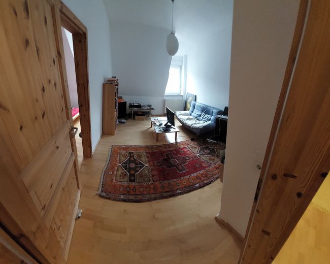 Sehr schönes 3 Fam.- Haus, große Balkone – DG Wohnen