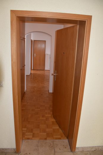 3 1/2 Zimmer Wohnung in zentraler Lage von Simbach am Inn mit neuem Badezimmer – Eingang