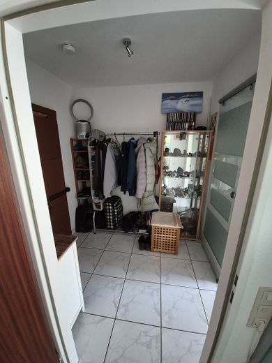 Zentrale, seenahe, sehr gepflegte 2-Zimmer Stadtwohnung in Toplage – Eingangsbereich