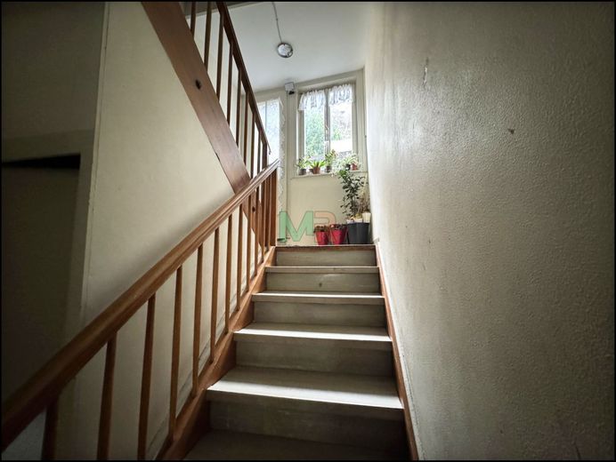 Renditeobjekt: Wohn- &amp; Geschäftshaus mit Schlossblick – Treppenhaus